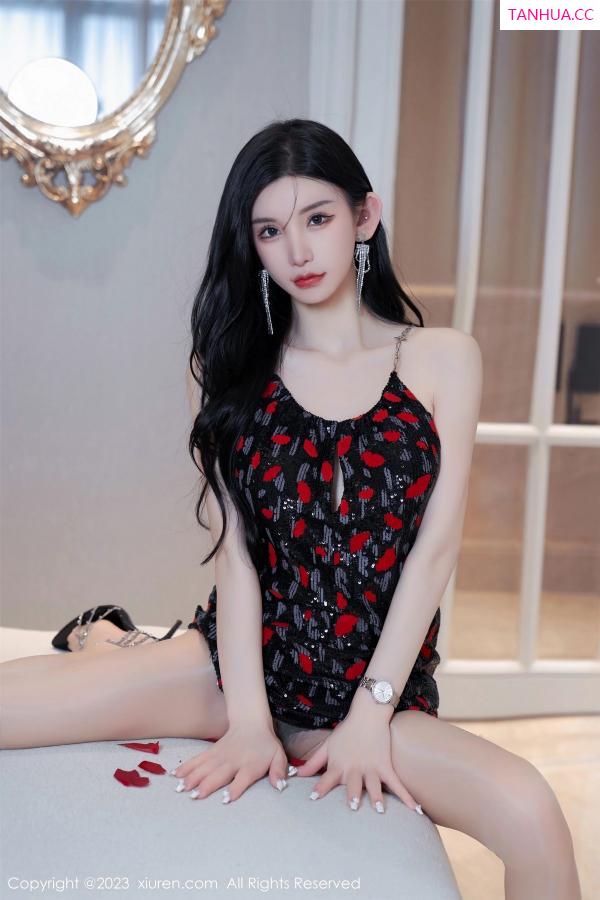 周于希dummy  [XiuRen]高清写真图 2023.06.09 No.6894 周于希Sally 丝袜美臀第28张图片